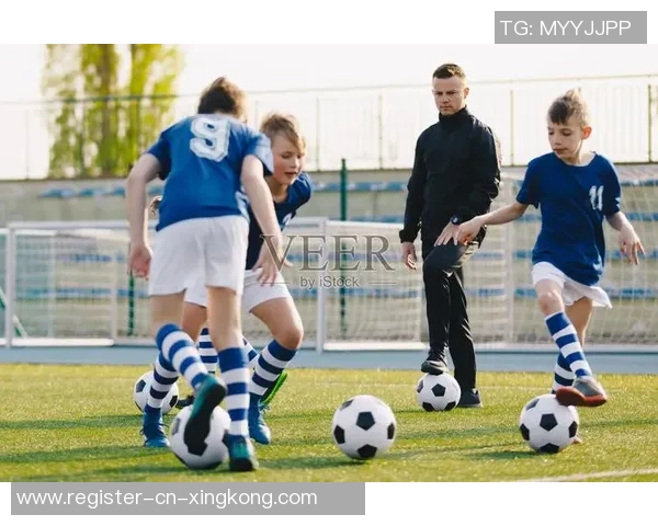 提升小孩足球技能的有效训练方法与技巧分享 提升小孩足球技能的有效训练方法与技巧分享